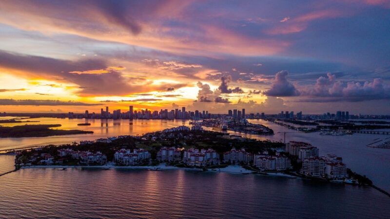 Miami: Private Luxury Helicopter Flight with Champagne - In-Flight Comfort and Safety Features