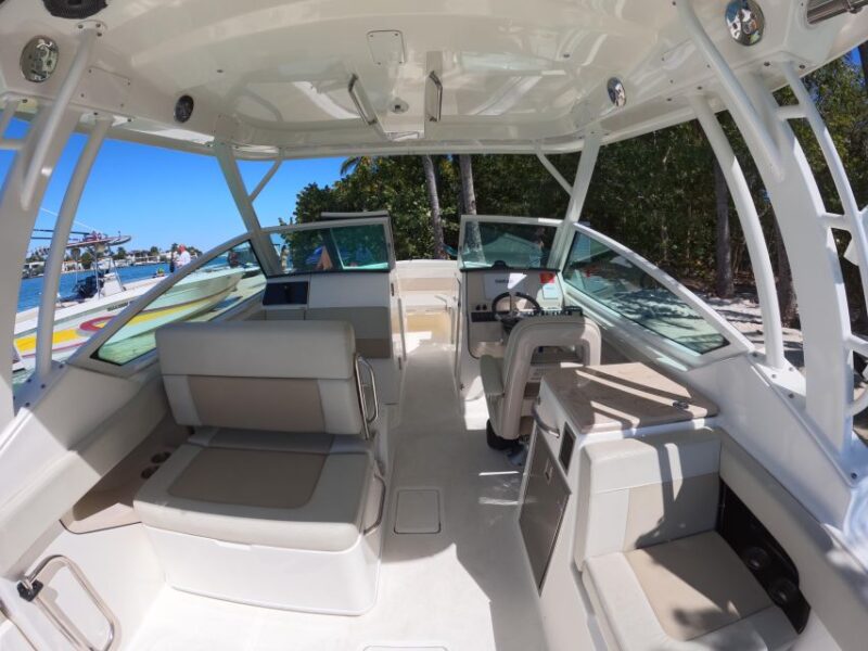 Miami: Private Star island, Miami Skyline & Miami River Tour - The Guides: Friendly and Knowledgeable Service