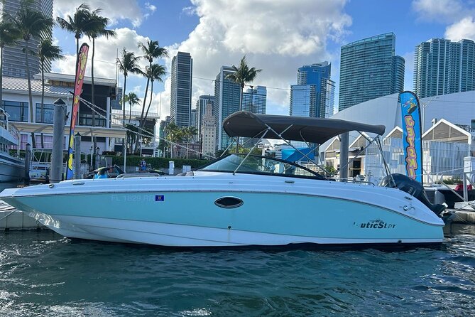Miami Private Sunset Speedboat for up to 6 People - The Experience with Your Captain and Crew