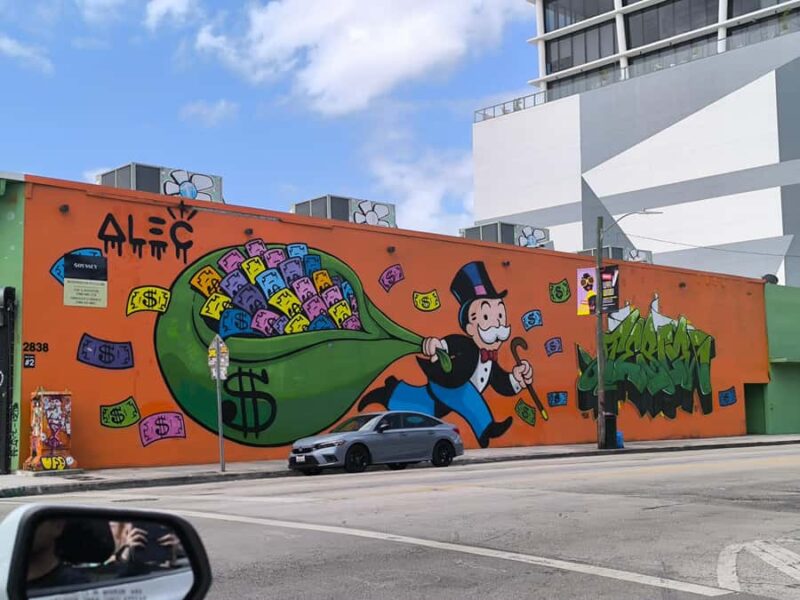 Miami: Private Tour in a Convertible Mustang (French) - Discover Miami in a Convertible Mustang in Just 3 Hours