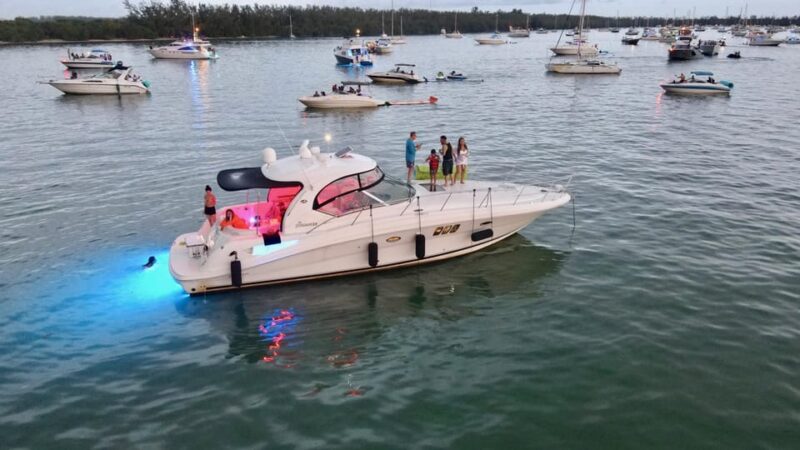 Miami: Private Yacht Charter - Discover Miami’s Waterway Luxury with a Private Yacht