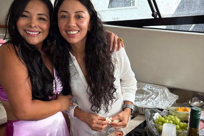 Miami Private Yacht Cruise  Discover Iconic Water Views - Miamis Waterfront Highlights on a Private Yacht