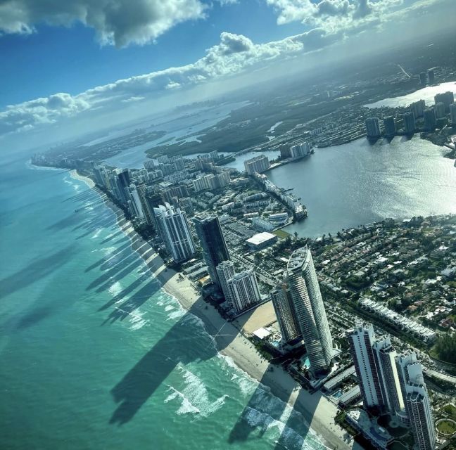 Miami: Romantic 1-Hour Private Flight Tour with Champagne - Experience Miami from the Skies in a Private 1-Hour Flight