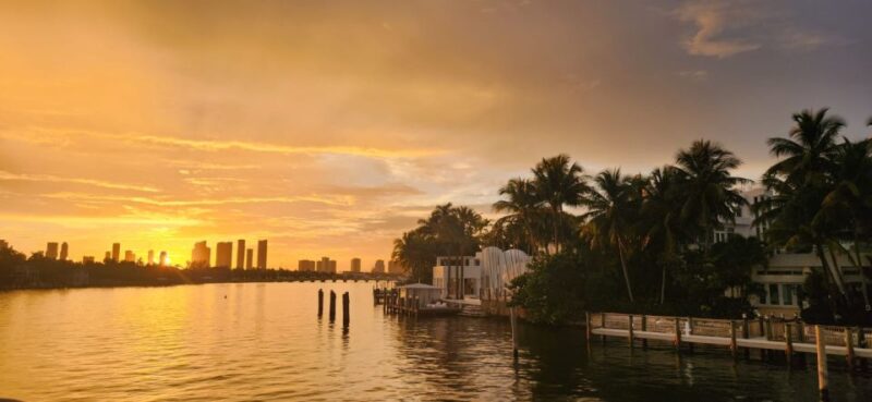 Miami: Skyline Sightseeing Cruise & Millionaire Houses - Discover Miamis Skyline and Millionaire Homes from the Water