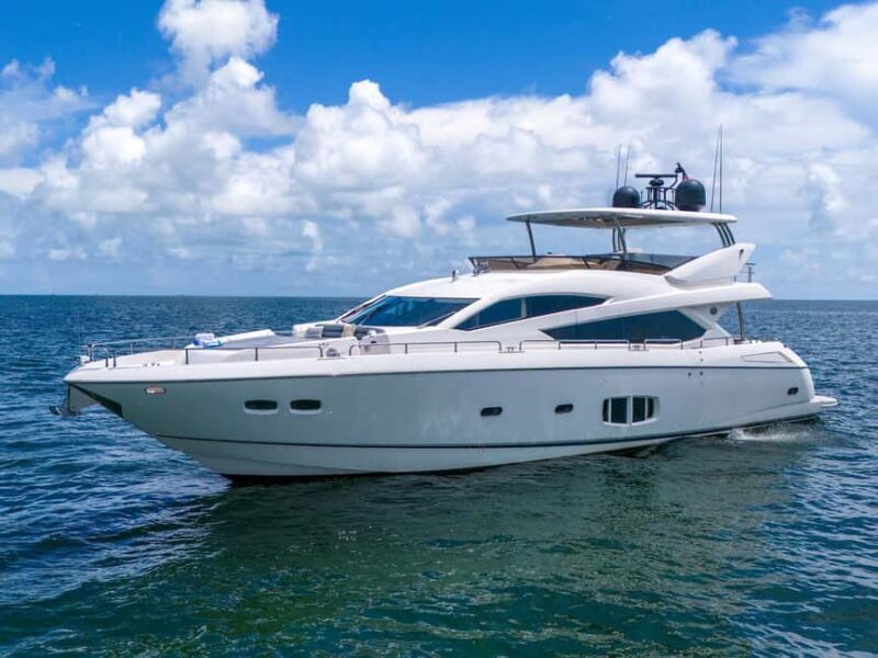 Miami: Sunseeker 80 Yacht Charter with Crew - Key Points