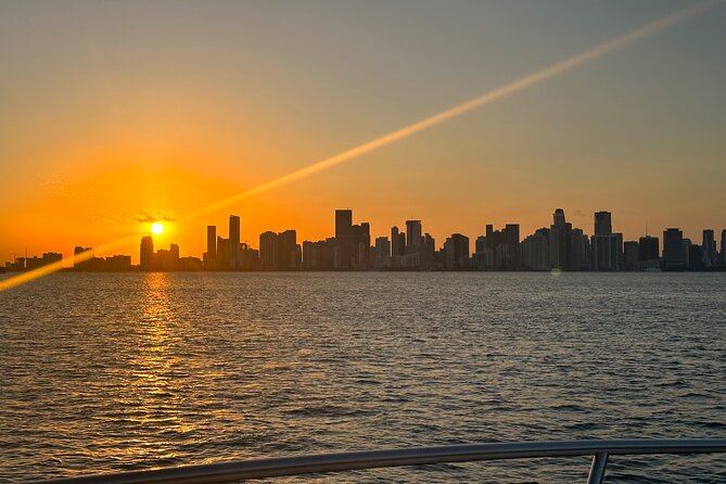 Miami Sunset Champagne Cruise with Skyline Views - Miami Sunset Champagne Cruise with Skyline Views: An Enjoyable Evening on Biscayne Bay