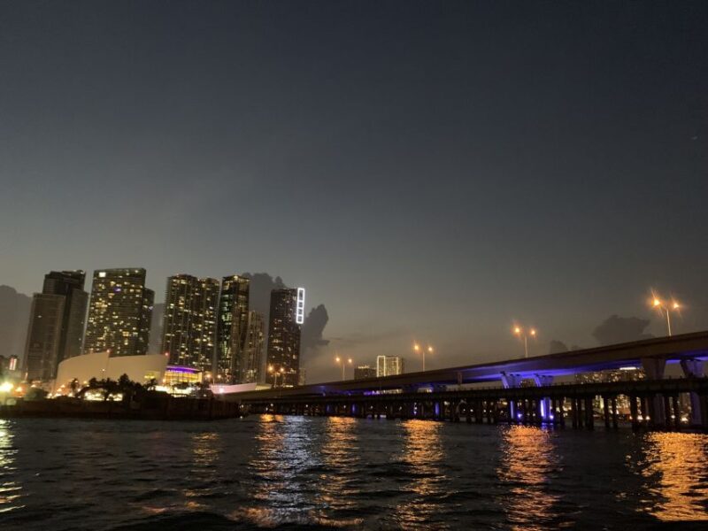 Miami: Sunset Cruise with Celebrity Homes & Open Bar - Miami Sunset Cruise from Bayside Marketplace