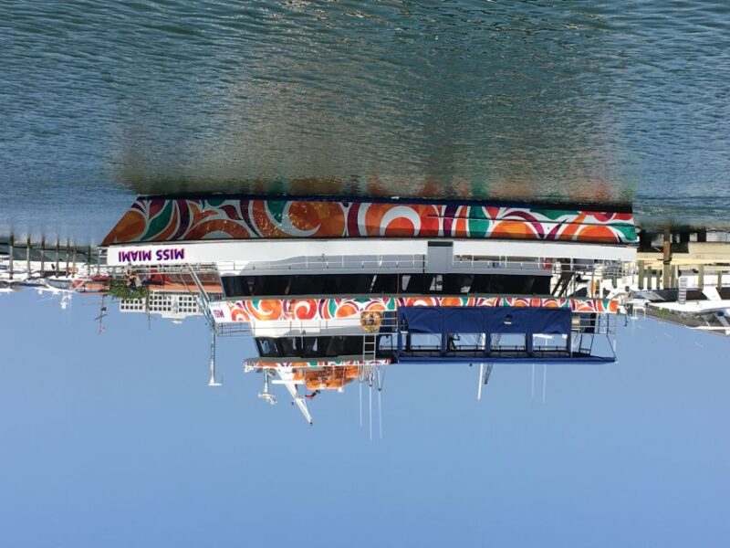 Miami: Sunset Cruise with Celebrity Homes & Open Bar - Comfort and Accessibility Onboard