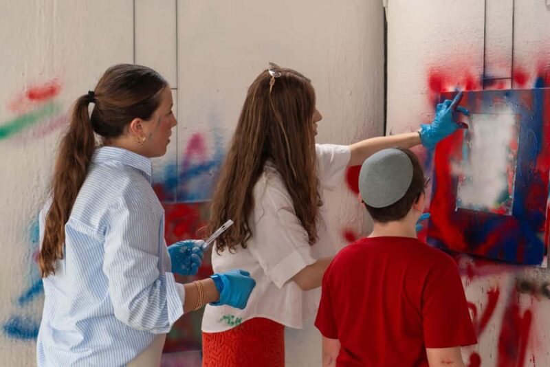 Miami: Wynwood Walls Spray Paint & Stencil Art Class & Entry - Learning from Expert Guides