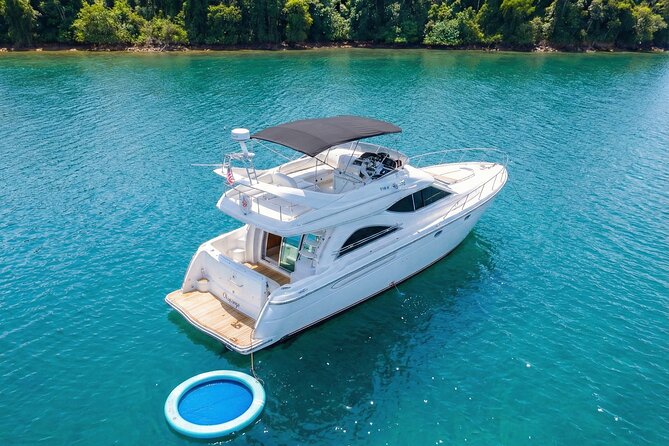 Miami Yacht Rental 55 ft + 2 Jet Ski | Miami Boat Rentals - Relaxation and Water Activities at the Islands and Sandbar