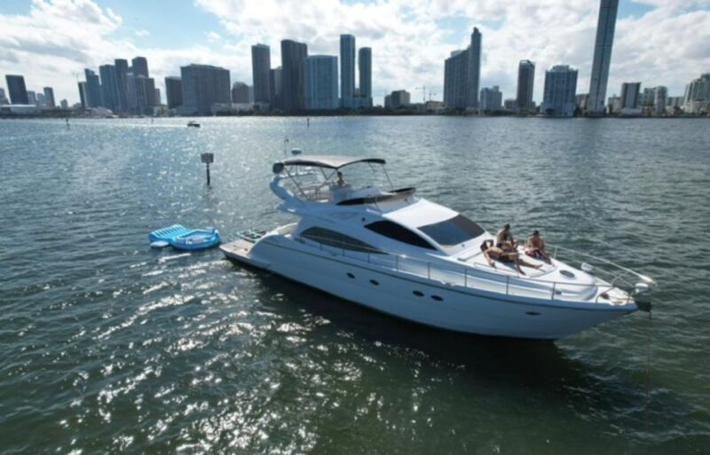 Miami Yacht Rental with Jetski, paddleboards, Inflatables - Miami Yacht Rental with Jetski, Paddleboards, and Inflatables: An Overview