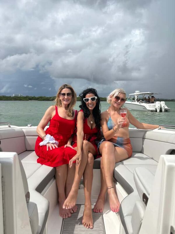 Miami:Hidden Coves Boat Tour with Champagne - Comparing with Other Miami Water Tours