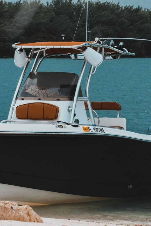 Miami's Unique Private Boat Tour: Discover & Enjoy Your Way - Key Points