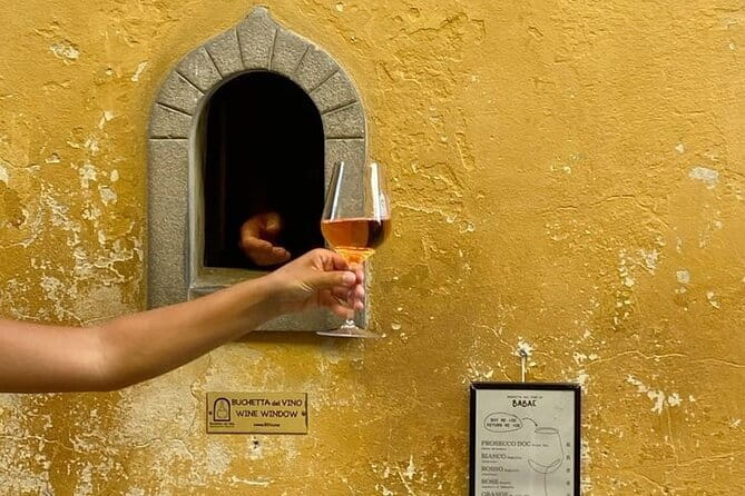 Michelangelos David & A Sip Through a Wine Window Experience - The Charm of Florence’s Wine Windows: Finestra delle Belle Donne