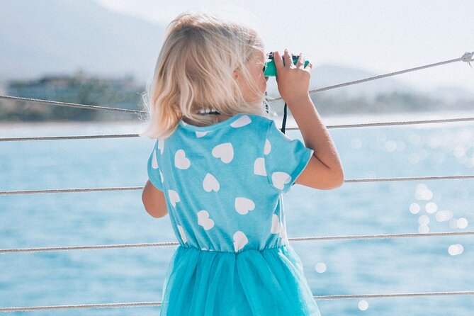 Midday Whale Watch: Malaea Harbor - Snacks and Beverages on Board