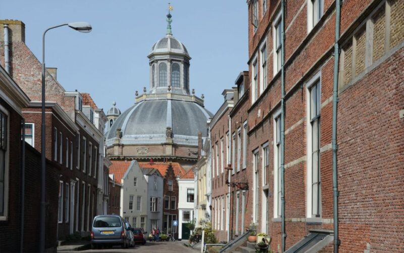 Middelburg: Guided City Walking Tour - Practical Details: Meeting Point and Accessibility