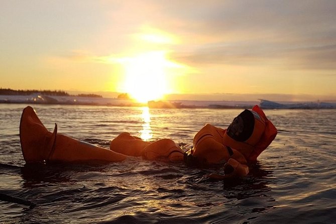 Midnight Sun Floating Experience in Forest Lake - Discover the Midnight Sun Floating Experience in Forest Lake