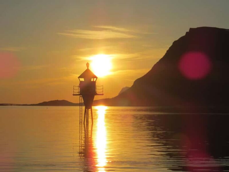 Midnight sun safari - Experience the Midnight Sun from the Water in Henningsvær, Norway