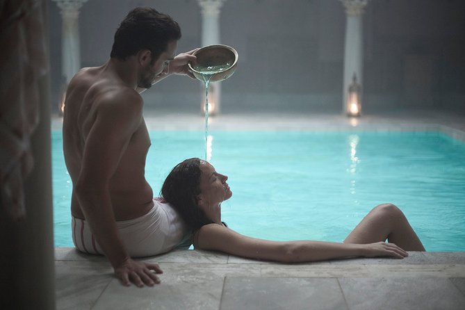 Midra 30 Arabian Baths Experience at Cordobas Hammam Al Ándalus - Navigating Córdobas Old Town to Reach the Hammam