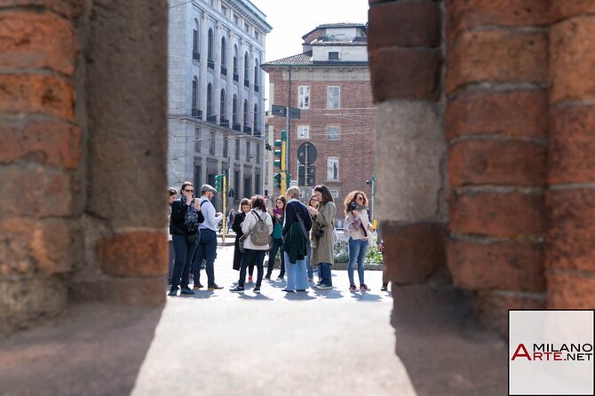 Milan, a city of art an history. Classic tour of Milan - Walking in the Footsteps of Da Vinci at Castello Sforzesco