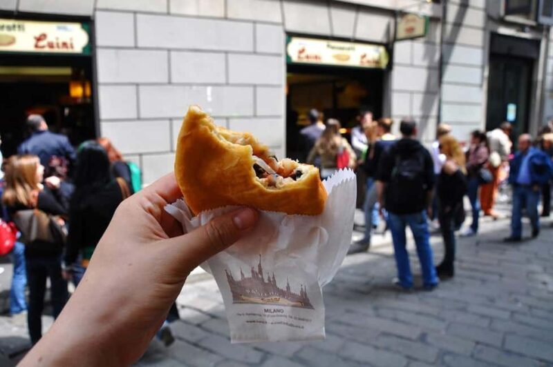 Milan : Best Street Food Tour With A Local Guide - Exploring the Charm of Via Brera and Its Food Treasures