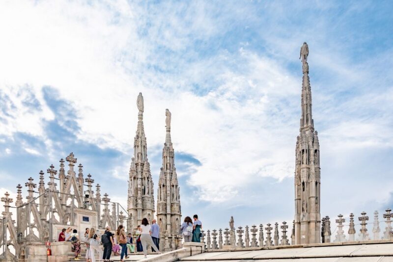 Milan: Cathedral and Duomo's Terraces Entrance Ticket - Exploring the Milan Duomo from the Outside