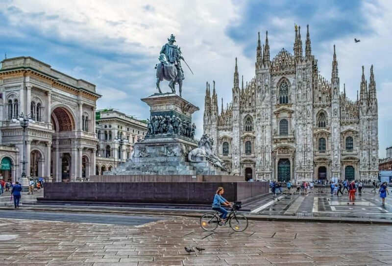 Milan city tour in Portuguese - Visiting Milan’s Iconic Duomo