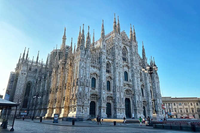Milan coffee & history crawl with a licensed tour guide - Teatro alla Scala and Artistic Coffee Spots