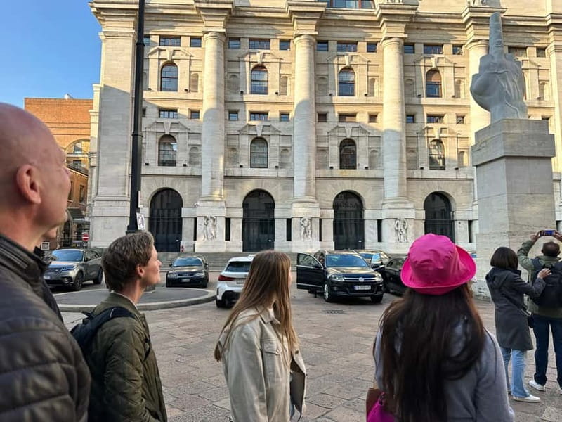 Milan: Delicious Food Tour and City Center Sightseeing - Exploring Milan’s Iconic Landmarks and Public Squares