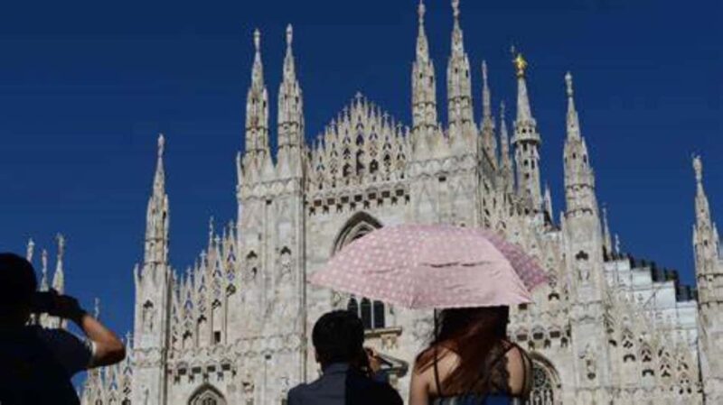 Milan: Duomo Guided Tour with Panoramic Terrace - The Tour Starts at Piazza Duomo for Easy Access