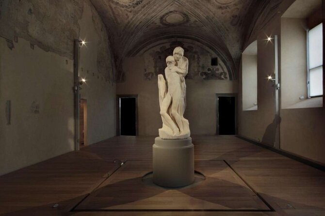 Milan Duomo, Sforza Castle and Pieta Guided Tour with Tickets - The Duomo di Milano: An Architectural Marvel with Fascinating Details