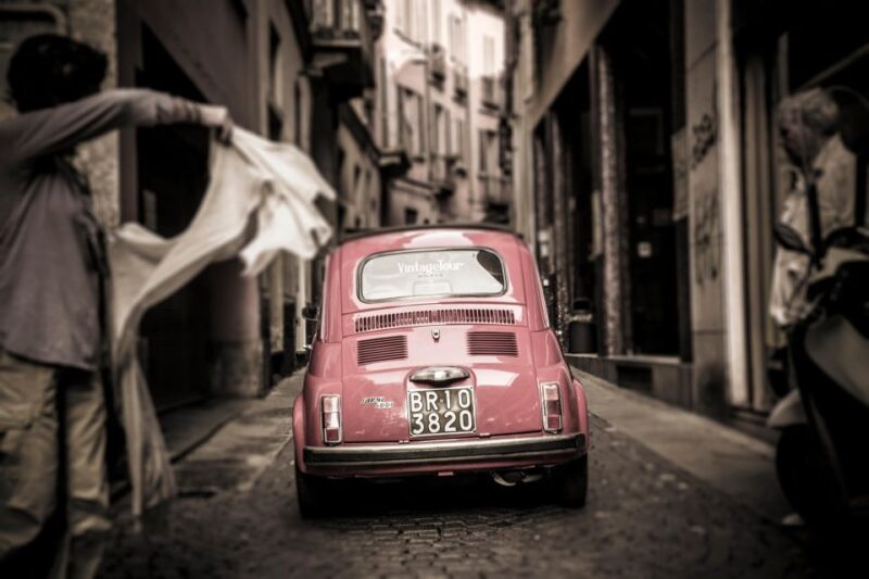 Milan: Fast Tour by Vintage Red Fiat 500 (30 mins, no stop) - Key Points