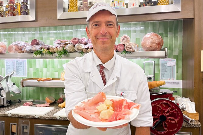 Milan Food Tasting Tour in Hidden Gems for Small Groups - Logistics and Group Size