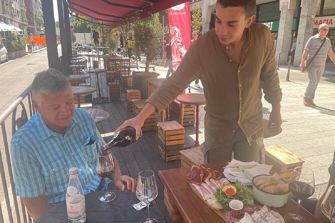 Milan Gourmet Tour: A Premium Tasting Experience by Do Eat Better - Sweet Cheese-filled Cannoncini in Brera District