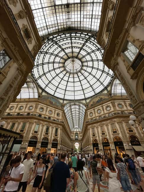 Milan: Guided Dog-Friendly Tour, From Gothic to Eclectic - Milan’s Financial History and Modern Art