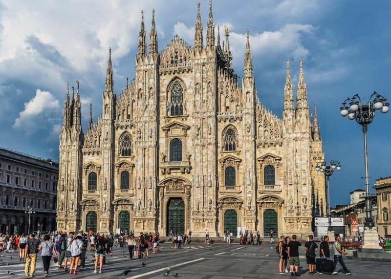 Milan: Guided Duomo Guided Tour and Rooftop Access - Key Points