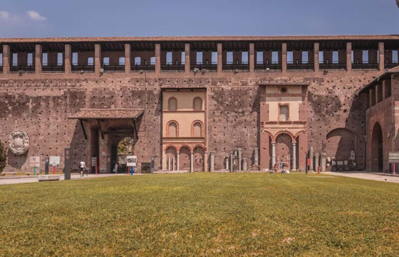 Milan: Guided Walking Tour & Last Supper Visit with Ticket - Comparing This Tour to Other Milan Experiences