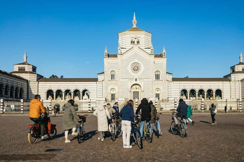 Milan: Hidden Gems Guided Bike Tour (ENG, NL) - Recommendations for Weather and Clothing
