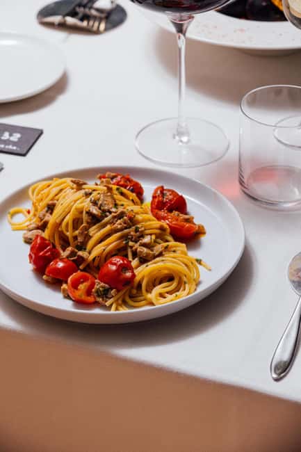 Milan: Italian Seafood Experience with Welcome Wine - Milan: Italian Seafood Experience with Welcome Wine