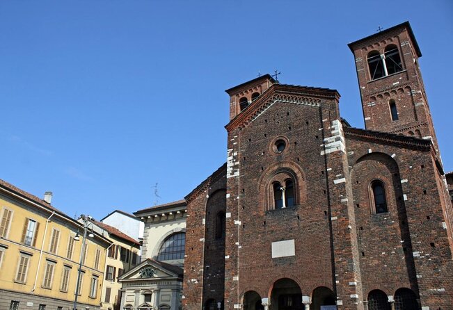 Milan: Leonardo da Vinci and Caravaggio, Ambrosiana Museum - Discover the Ambrosiana Museum’s Architectural Charm