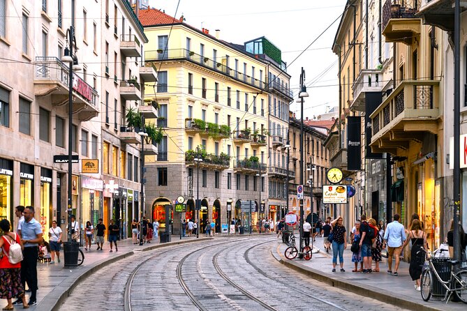 Milan Local Fashion Designers Shopping Tour with a Stylist - Seasoned Shopping and Discovering Fashion Makers in Carrobbio