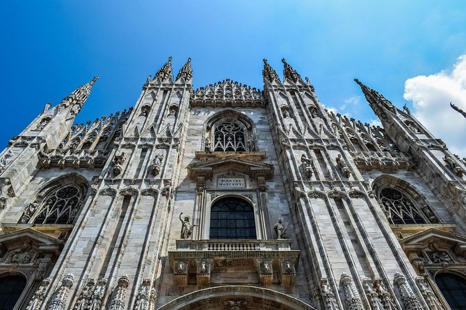 Milan Must-See Sites Guided Tour with Skip-the Line Tickets to Duomo & Cathedral - Exploring Piazza dei Mercanti and Milan’s Old Market Square