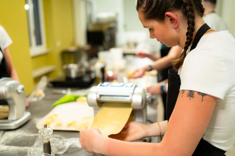 Milan: Pasta, Gnocchi and Tiramisù Cooking Class with Wine - The Location and How to Find It