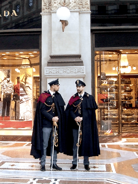 Milan Postcard Viewpoints Walk with Locals - Travel Bloggers - Milan Postcard Viewpoints Walk with Locals - A Practical Choice