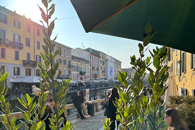 Milan Private Walking Tasting Tour with Secret Food Tours - Admiring the Iconic Duomo from the Outside