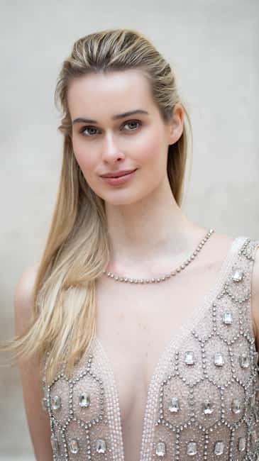 Milan: Professional Photoshoot with 25 photo + 2 videos - Exploring Milan’s Iconic Duomo and Surroundings