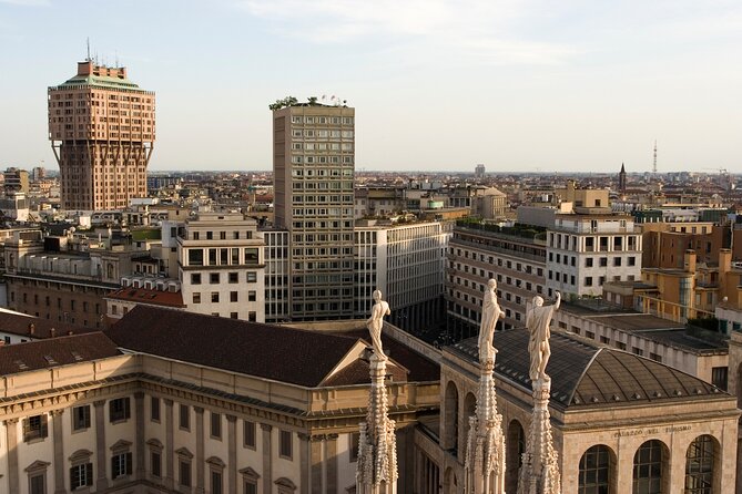 Milan Scavenger Hunt and Highlights Self-Guided Tour - Navigating Milan with the World City Trail App