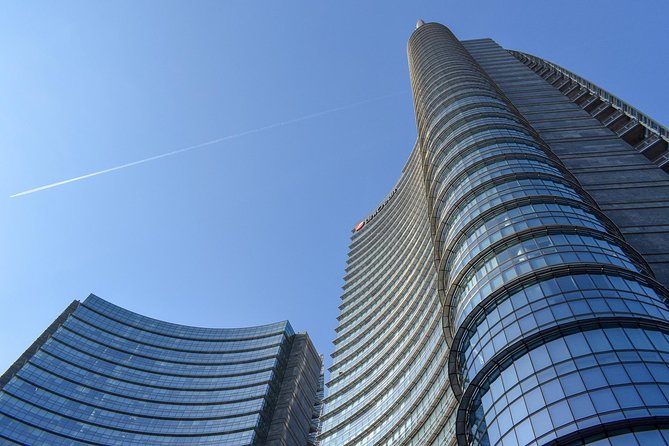 Milan Skyscrapers Guided Tour: Porta Nuova, Unicredit tower & Vertical Forest - Exploring the Greenery of the Vertical Forest
