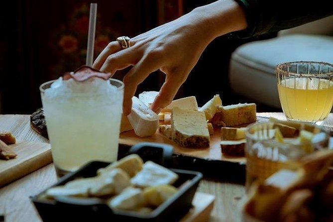 Milan: Sunset Navigli Food & Drinks Tour by Do Eat Better - The Practicalities: Logistics and Group Experience