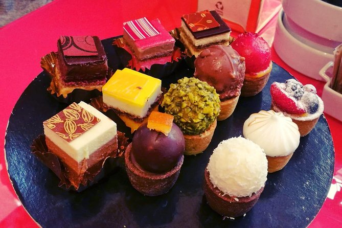 Milan: Sweet Delights Patisserie Tour by Do Eat Better - The Stops in Detail: From Classic Treats to Artistic Bites